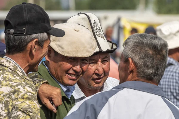 Osh Kirgizië Juni 2019 Vier Mannen Sommigen Met Hoed Een — Stockfoto