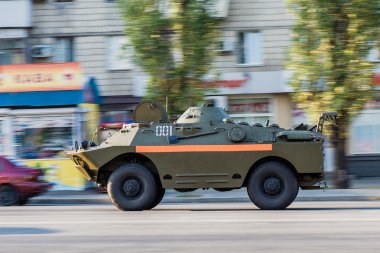 Kiev, Ukrayna - 10th Eylül 2016: Zırhlı araç yolda