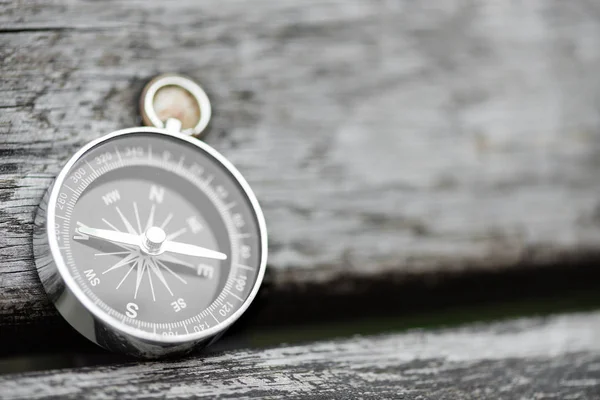 Kompass Vacker Yta Trä Ovanifrån — Stockfoto