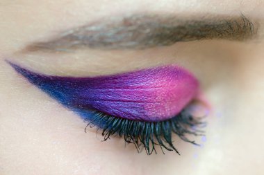 Yakından göz makyaj 