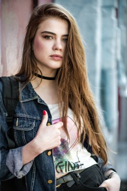 Güzel bir modern kız portresi