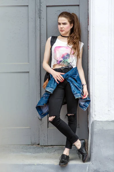 Güzel bir kızın portresi.