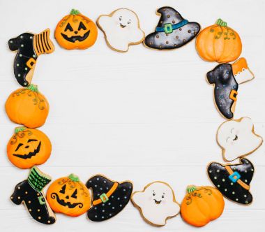 Masada Cadılar Bayramı için komik lezzetli zencefilli bisküvi. üstten yatay görünüm