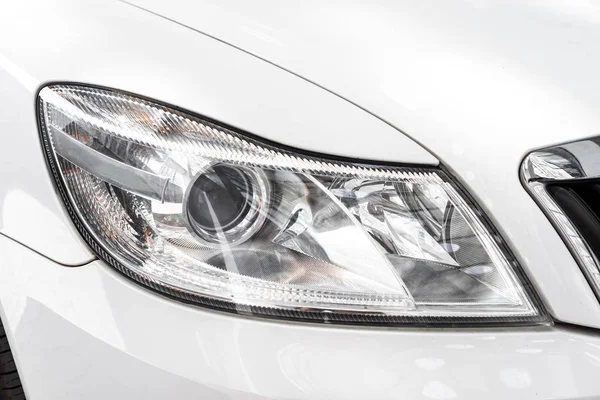 Modern car headlight, car exterior detail — Stock Photo, Image