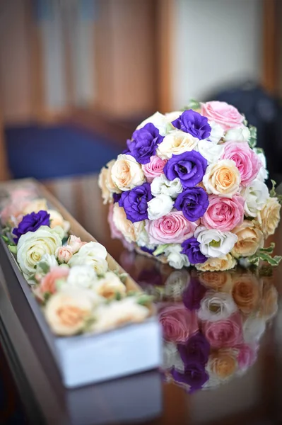 Bel Mazzo Fiori Rosa Sulla Tavola Bouquet Sposa Roses Elegant — Foto Stock