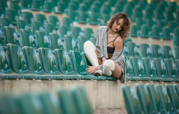 Menina Sensual Com Pernas Longas Nos Tribunais Campo Pernas Longas — Fotografia de Stock