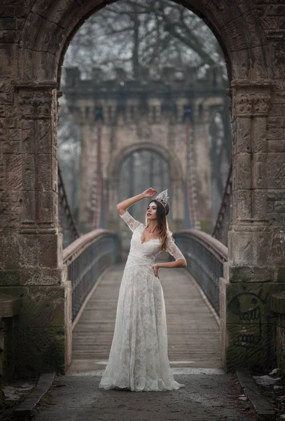 Lovely Young Lady Wearing Elegant White Dress Enjoying Beams Celestial — Stock Photo, Image