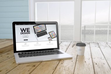 Kahve ile modern dizüstü bilgisayar
