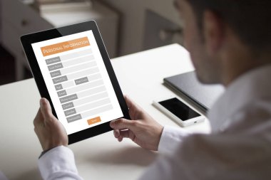 Tablet pc ile web üzerinde kayıt işadamı