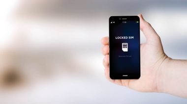 Erkek el holding smartphone