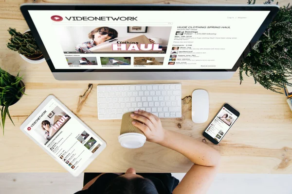 Overhead view video network — Stock Photo, Image