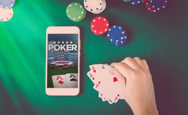 Smartphone Poker Website Screen Chips Cards Green Poker Table Male — Stock Photo, Image
