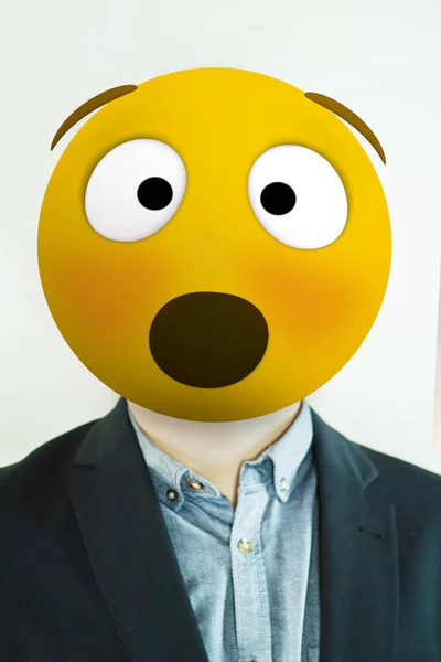 Meglepett Emoji Férfi Portré — Stock Fotó