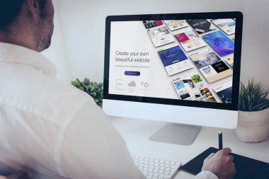 Bilgisayar ve grafik kalem çalışma Web sitesi Oluşturucu