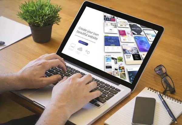 Webbplats Bygga Online Koncept Översta Närbild Coolhunter Arbetar Bärbar Dator — Stockfoto
