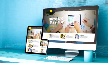ux tasarım web sitesini gösteren ilgili aygıtlar mavi stüdyo 3D tasarım modelleme