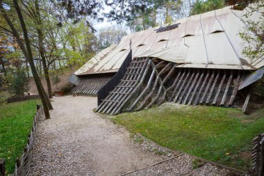 Sinca Veche mağara Manastırı
