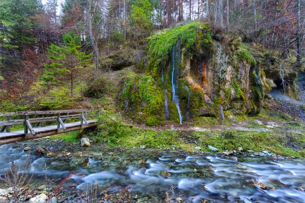 Chisatoarea Wasserfall in moeciu, brasov, Rumänien — Stockfoto