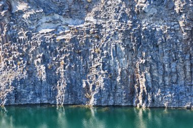 Racos zümrüt Gölü