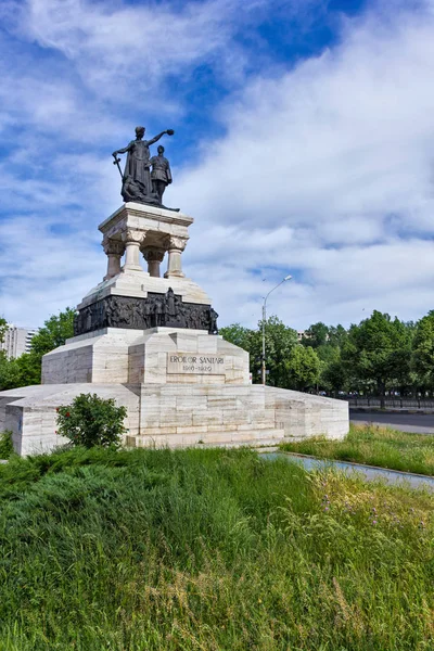 Monumento agli Eroi Sanitari a Bucarest Romania — Foto Stock