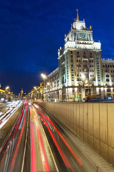 Ночное движение в Москве — стоковое фото