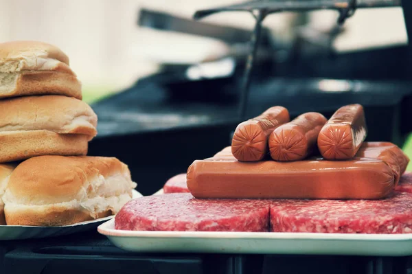 Grillen Sie Essen Für Einen Koch Aus — Stockfoto