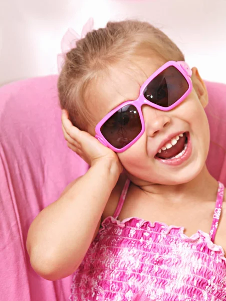 Маленькая Девочка Солнцезащитных Очках — стоковое фото