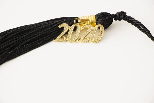 2020 mezuniyet püskülleri kimseyle yakın değil.. 