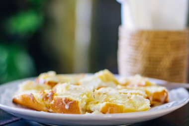 Çukurunu ekmek süt karanlık ile 