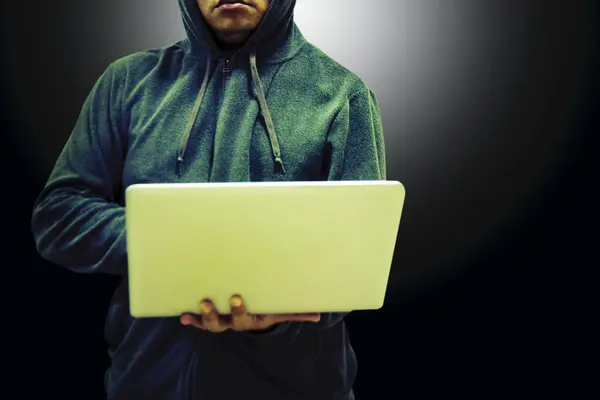 Nebezpečí muž hacker — Stock fotografie