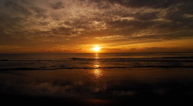 Boca mor güneş doğarken