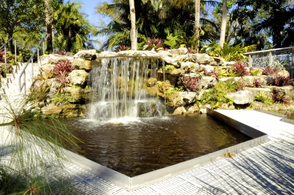 Garden Falls Caída Agua Jardín Botánico Del Monte West Palm —  Fotos de Stock