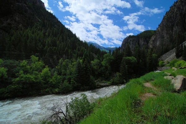 Fahrt Entlang Des Kristallklaren Flusses Colorado — Stockfoto