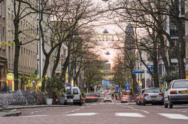 Witte de Withstraat, bir popüler gece hayatı Rotterdam sokak akşamları başlangıcı