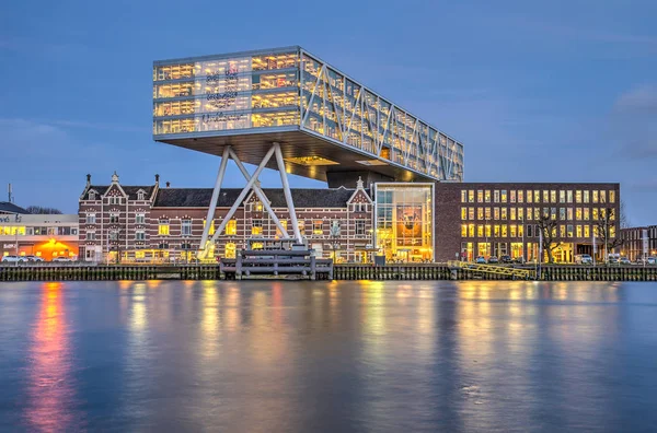 Rotterdam Hollanda Nisan 2017 Erken Akşam Görünümü Unilever Office Bridge — Stok fotoğraf