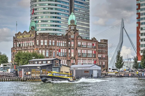 Rotterdam Nederland September 2017 Watertaxi Versnellen Uit Buurt Van Steiger — Stockfoto