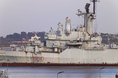 İtalyan Donanması askeri gemi Taranto dock