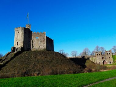 Cardiff Kalesi ve Merkez Binası