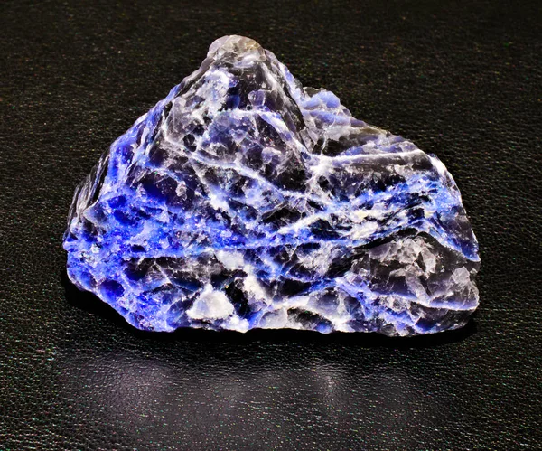 Niebieski Fioletowy Chalkopiryt Purpurowy Kamień Kryształy Mineralne Białym Tle — Zdjęcie stockowe