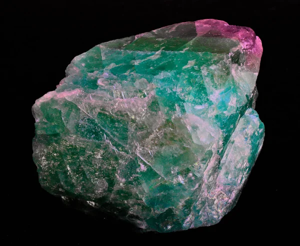 Piedra Gema Cristal Fluorita Magenta Verde Sobre Fondo Negro —  Fotos de Stock
