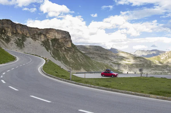 Port Bagaj ile kırmızı araba