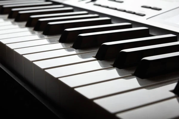 Side Perspective View Electronic Synthesizer Piano Keys Horizontal Photo Ready — 스톡 사진