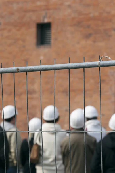 함부르크 독일의 필하모닉 홀에서 헬멧을 — 스톡 사진