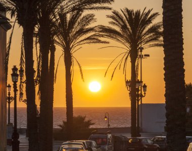 güzel parlak gün batımı İspanya, seyahat