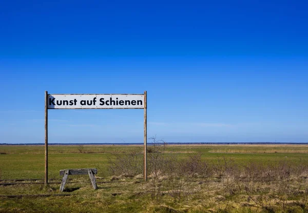 Foto Einer Stillgelegten Eisenbahn Mit Grünem Gras — Stockfoto