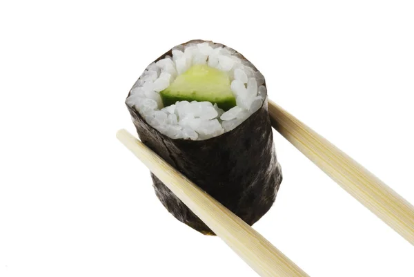 手持日本寿司的孤立筷子 — 图库照片