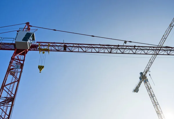 Foto Del Sitio Comercial Del Edificio Con Construcción Fondo Azul — Foto de Stock