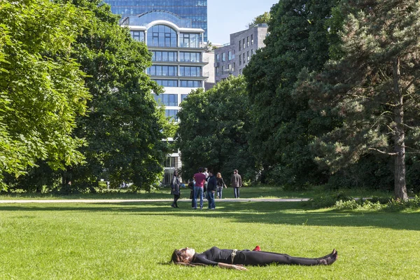 Menschen Auf Den Straßen Der Stadt Thema Leben Der Stadt — Stockfoto