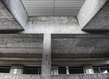 Daire şehir bloğu için ıssız beton giriş