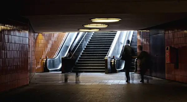 Zdjęcie Kamienia Schody Underground — Zdjęcie stockowe